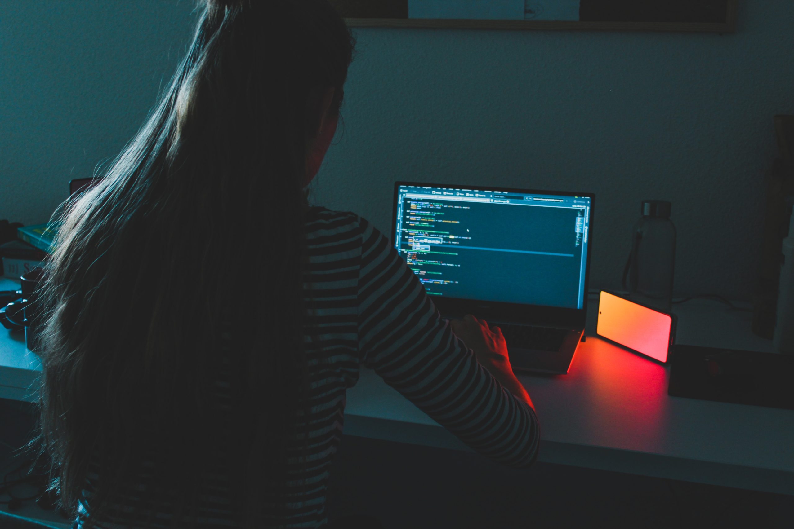 Bilgisayar-Muhendisligi-ile-Yazilim-Muhendisliginin-Farki-Nedir-1