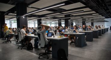 COBOL ile Büyük Veri İşleme ve Finansal Uygulamalar