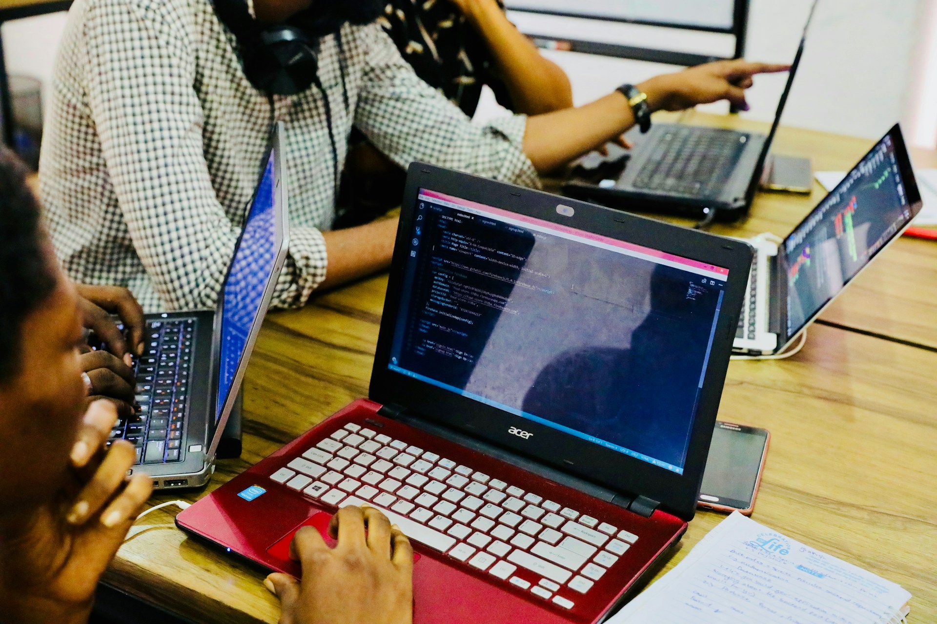 desola-lanre-ologun-YgOCJz9uGMk-unsplash